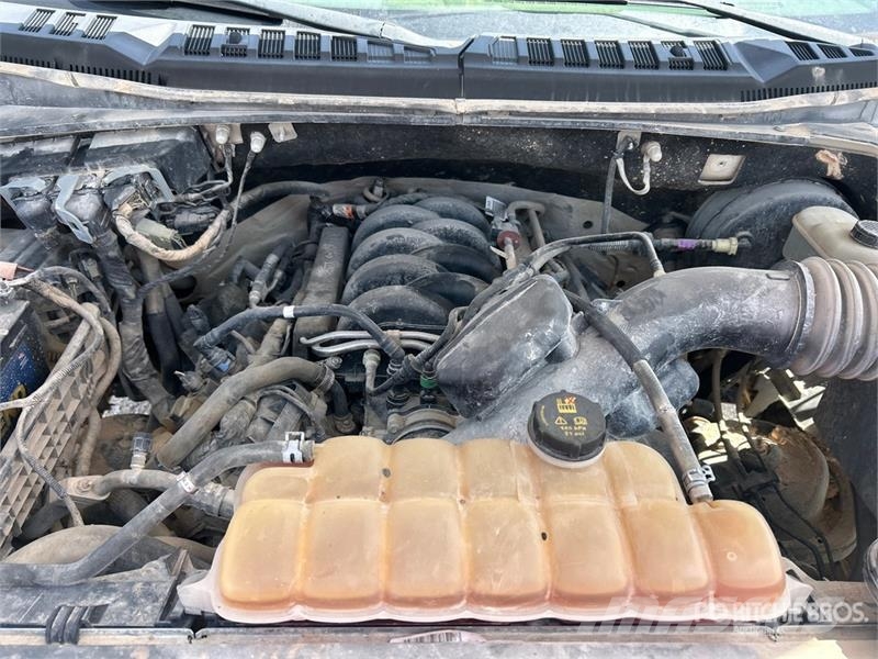 Ford F-150 XLT 4x2 Crew Cab Pickup Furgoni altro
