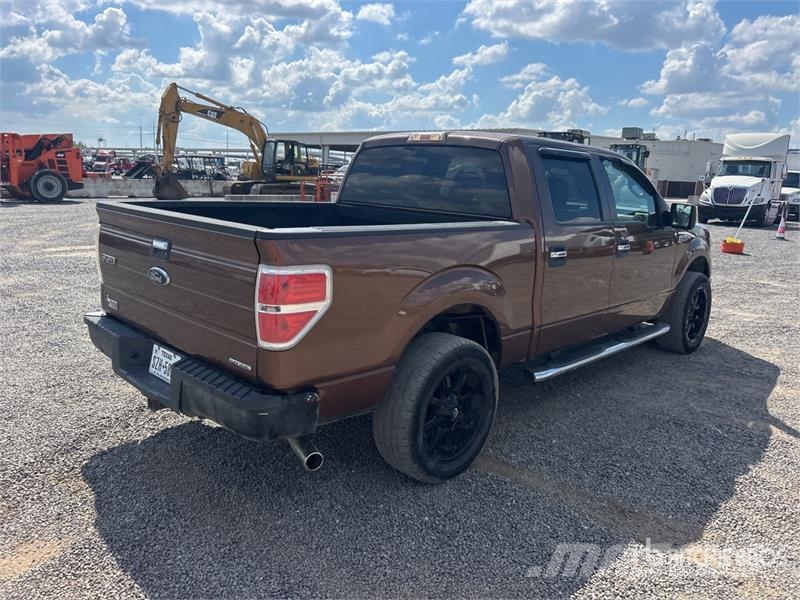 Ford F-150 XLT 4x2 Crew Cab Pickup Drugi