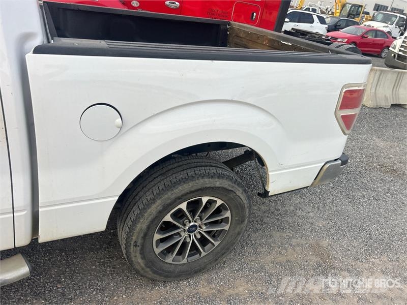 Ford F-150 XLT 4x2 Crew Cab Pickup 其他