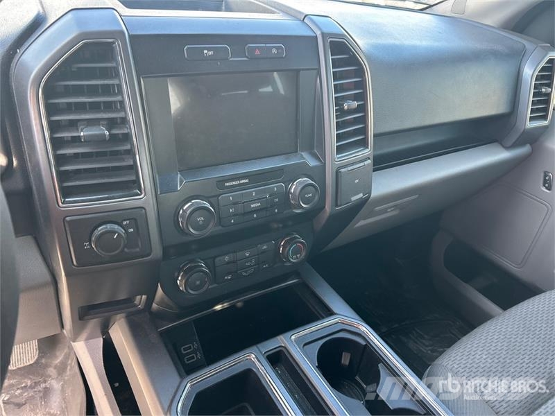 Ford F-150 XLT 4x2 Crew Cab Pickup Otros