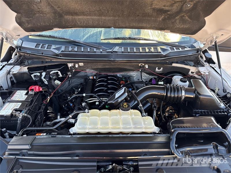 Ford F-150 XLT 4x2 Crew Cab Pickup Ostalo