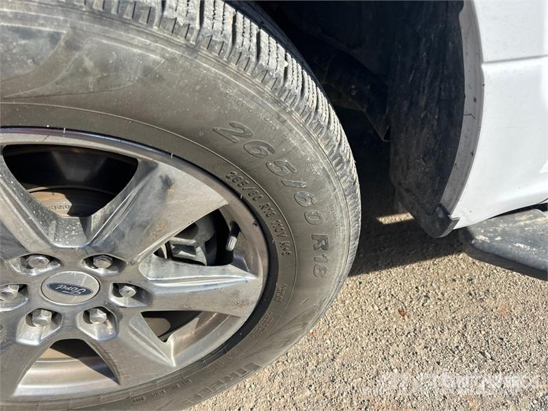 Ford F-150 XLT 4x2 Crew Cab Pickup Otros
