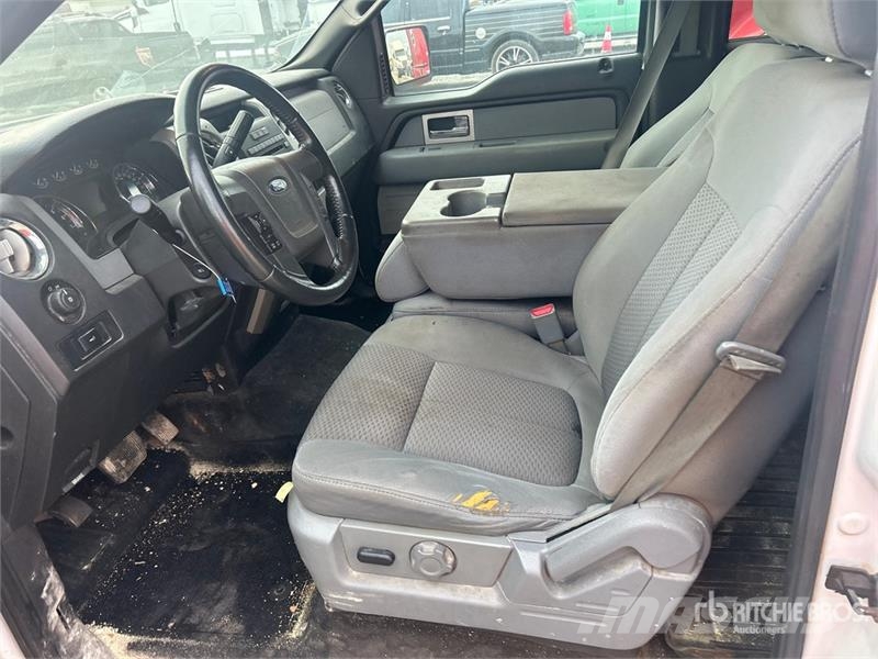 Ford F-150 XLT 4x2 Crew Cab Pickup 其他
