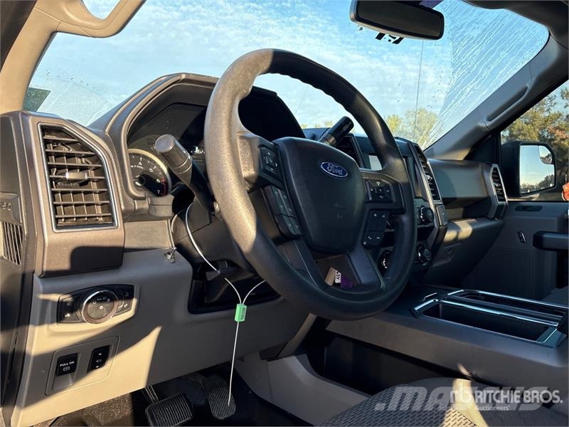 Ford F-150 XLT 4x2 Crew Cab Pickup Ostalo