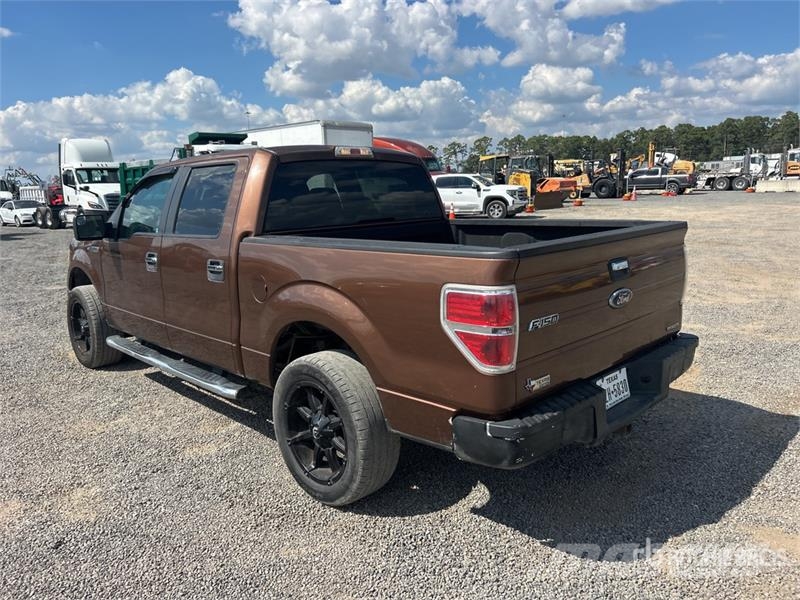 Ford F-150 XLT 4x2 Crew Cab Pickup Drugi
