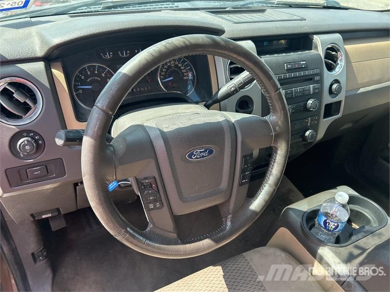 Ford F-150 XLT 4x2 Crew Cab Pickup Drugi