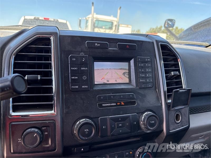 Ford F-150 XLT 4x2 Crew Cab Pickup 其他