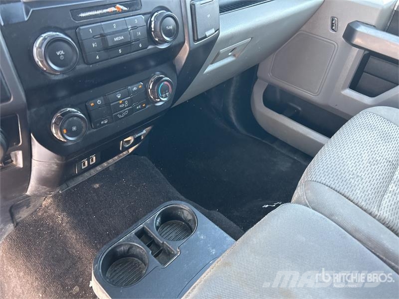 Ford F-150 XLT 4x2 Crew Cab Pickup Övriga bilar