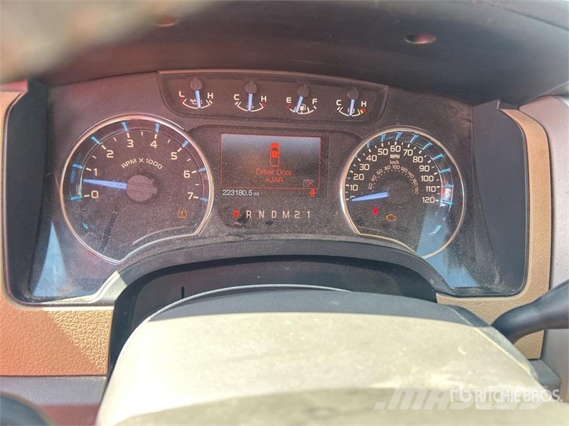 Ford F-150 XLT 4x2 Crew Cab Pickup Drugi