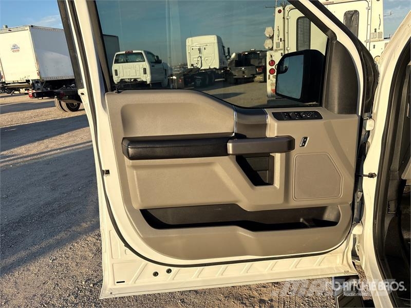 Ford F-150 XLT 4x2 Crew Cab Pickup Ostalo