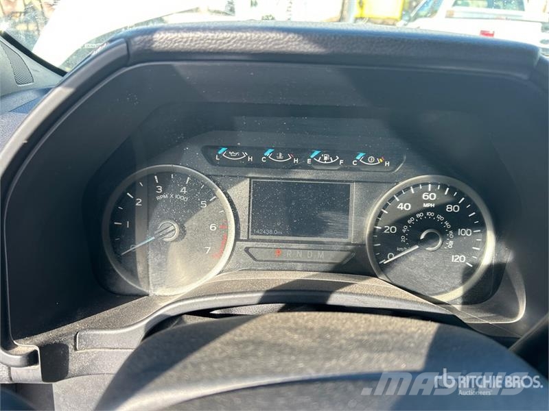Ford F-150 XLT 4x2 Crew Cab Pickup Otros
