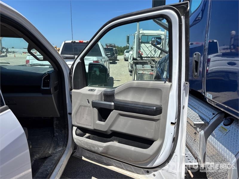 Ford F-150 XLT 4x2 Crew Cab Pickup 其他