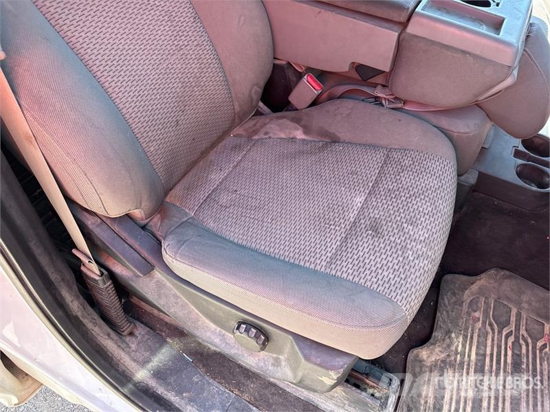 Ford F-150 XLT 4x2 Crew Cab Pickup 其他
