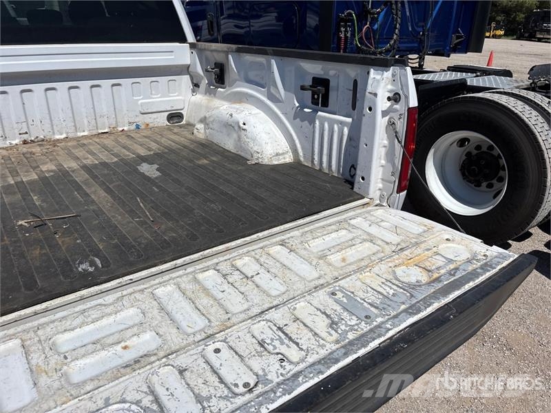 Ford F-150 XLT 4x2 Crew Cab Pickup 其他