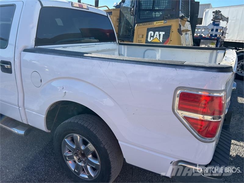 Ford F-150 XLT 4x2 Crew Cab Pickup 其他