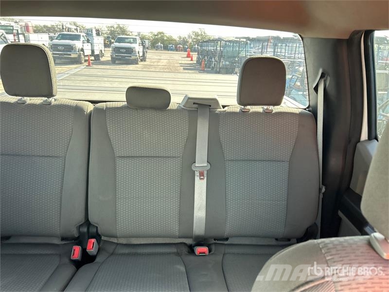 Ford F-150 XLT 4x2 Crew Cab Pickup Otros