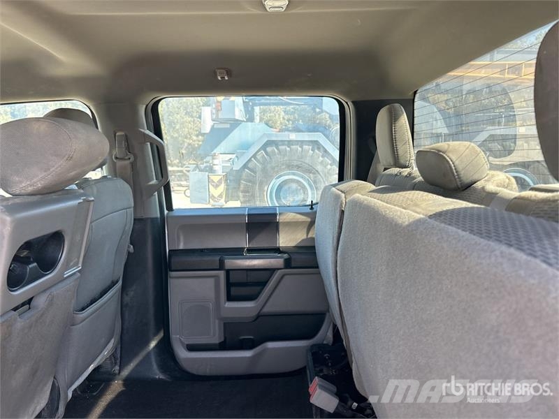 Ford F-150 XLT 4x2 Crew Cab Pickup Övriga bilar