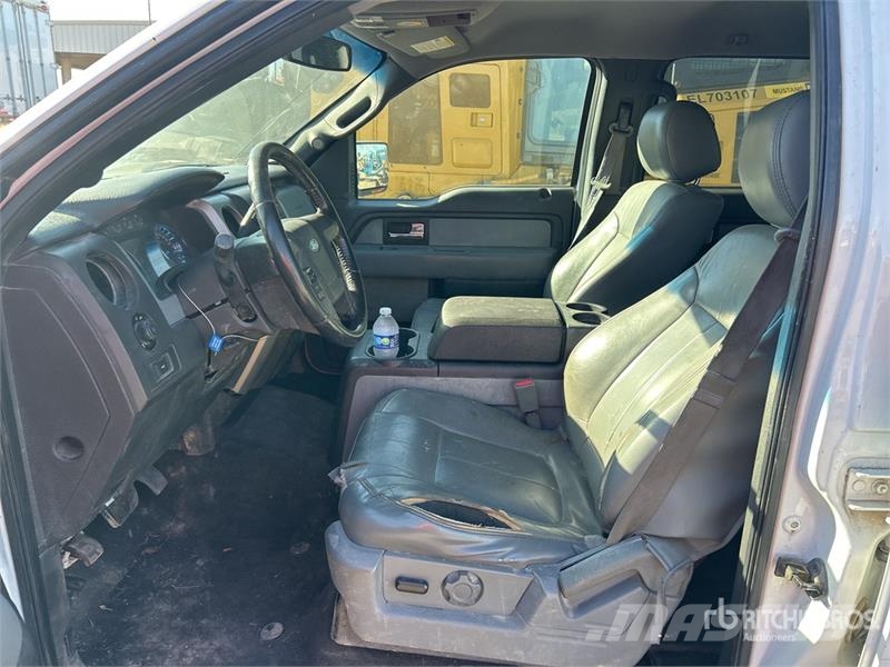 Ford F-150 XLT 4x2 Crew Cab Pickup 其他