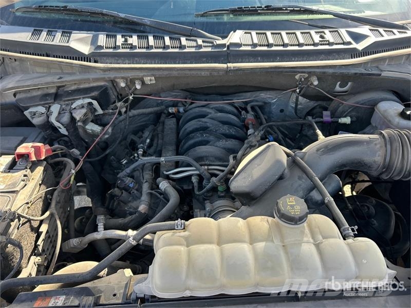 Ford F-150 XLT 4x2 Crew Cab Pickup Otros