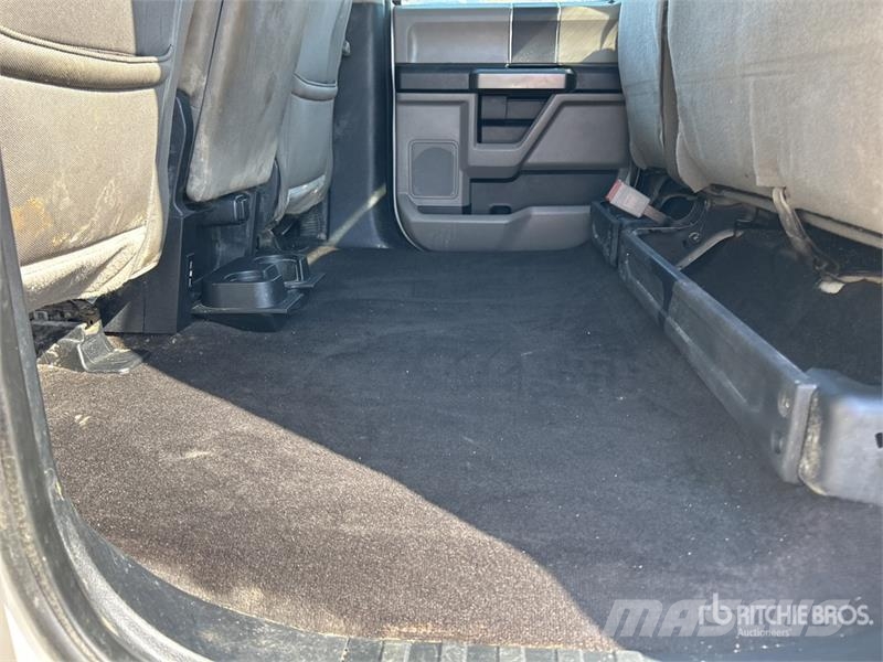 Ford F-150 XLT 4x2 Crew Cab Pickup Övriga bilar