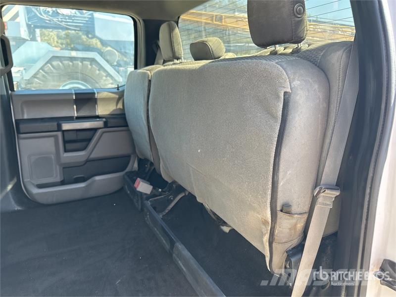 Ford F-150 XLT 4x2 Crew Cab Pickup Övriga bilar