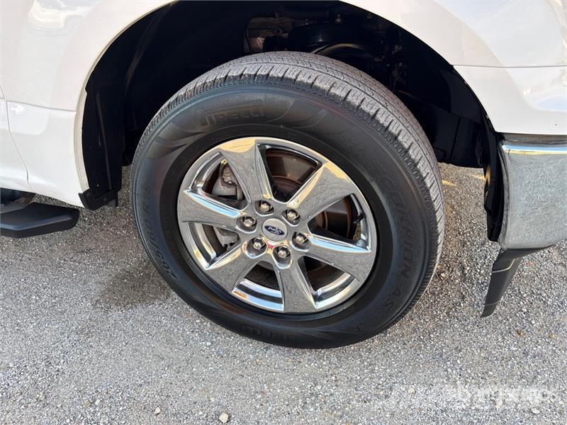 Ford F-150 XLT 4x2 Crew Cab Pickup Ostalo