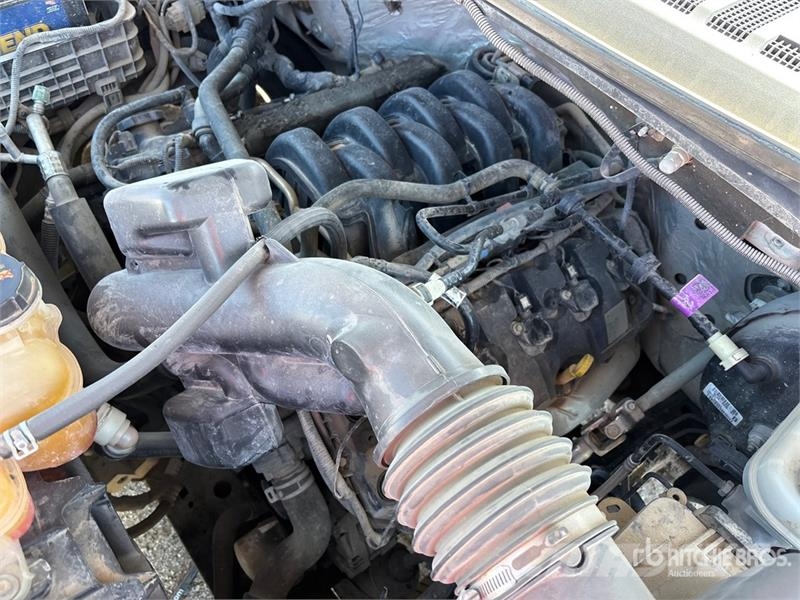 Ford F-150 XLT 4x2 Crew Cab Pickup 其他