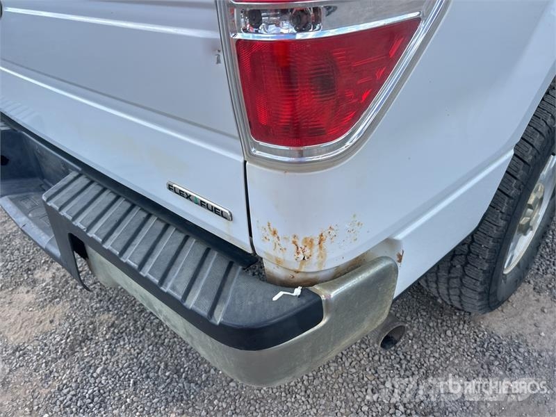 Ford F-150 XLT 4x4 Crew Cab Pickup Egyéb