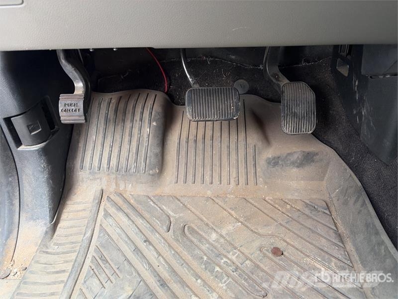 Ford F-150 XLT 4x4 Crew Cab Pickup Інше