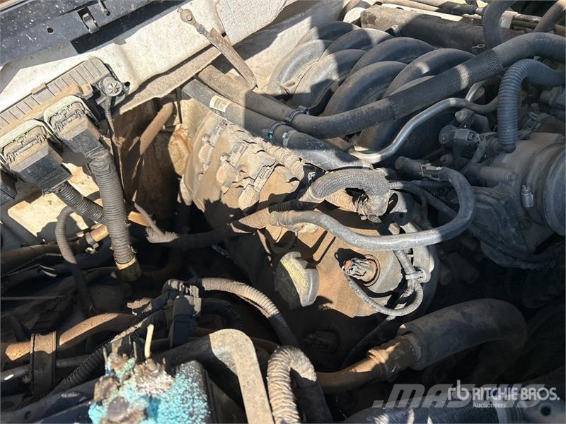 Ford F-150 XLT 4x4 Crew Cab Pickup Інше