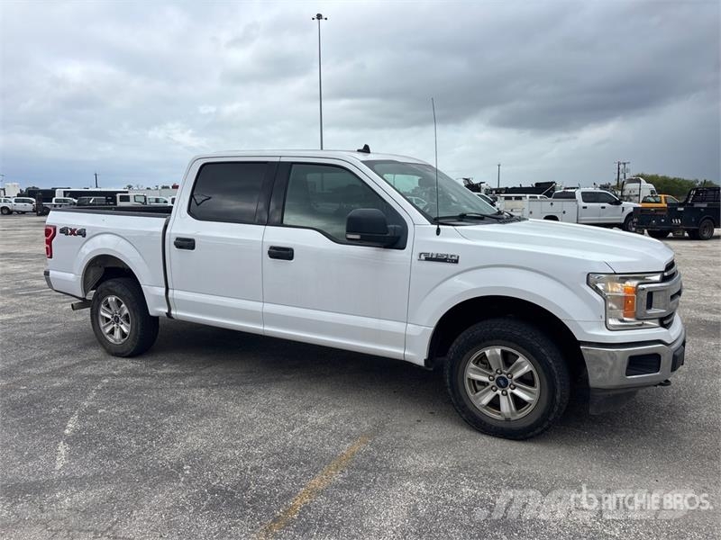 Ford F-150 XLT 4x4 Crew Cab Pickup أخرى