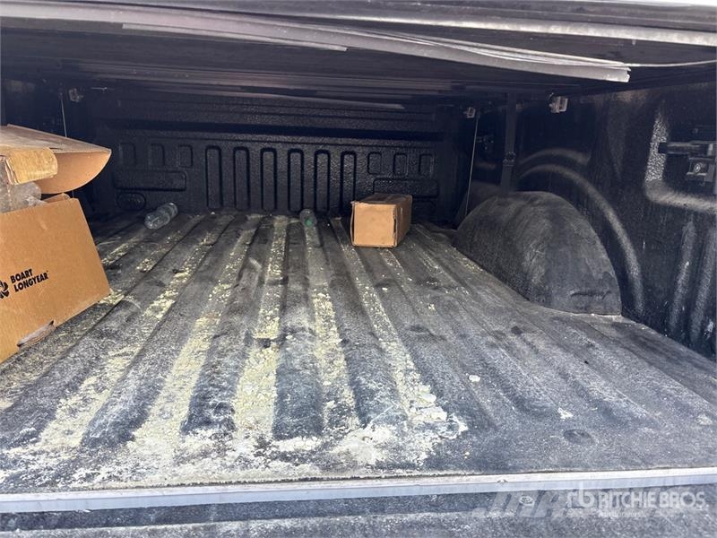 Ford F-150 XLT 4x4 Crew Cab Pickup その他