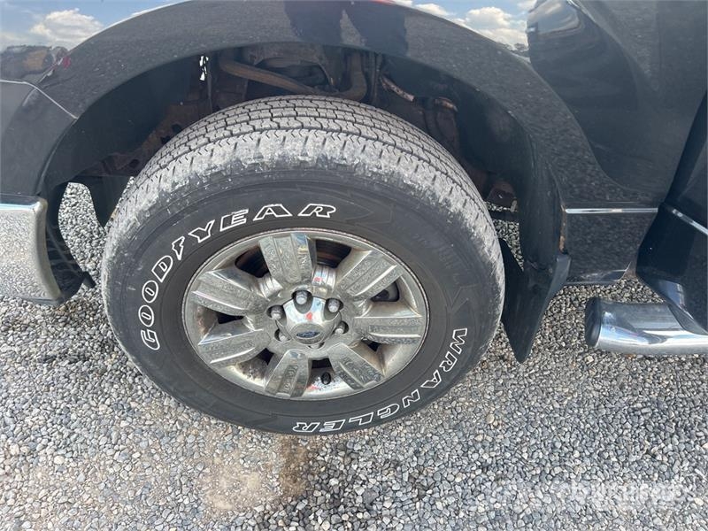 Ford F-150 XLT 4x4 Crew Cab Pickup (Inoperable) Други