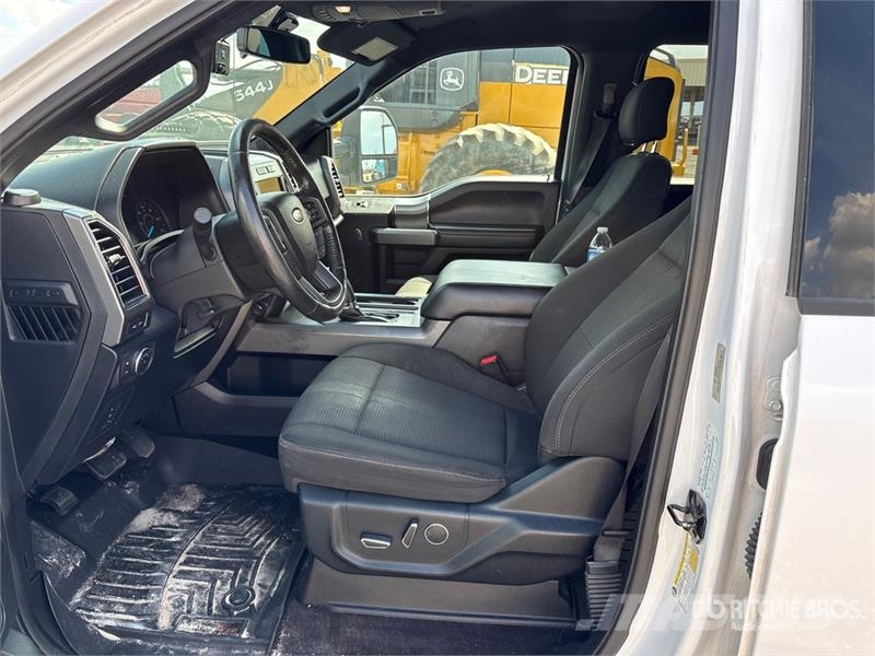 Ford F-150 XLT 4x4 Crew Cab Pickup その他