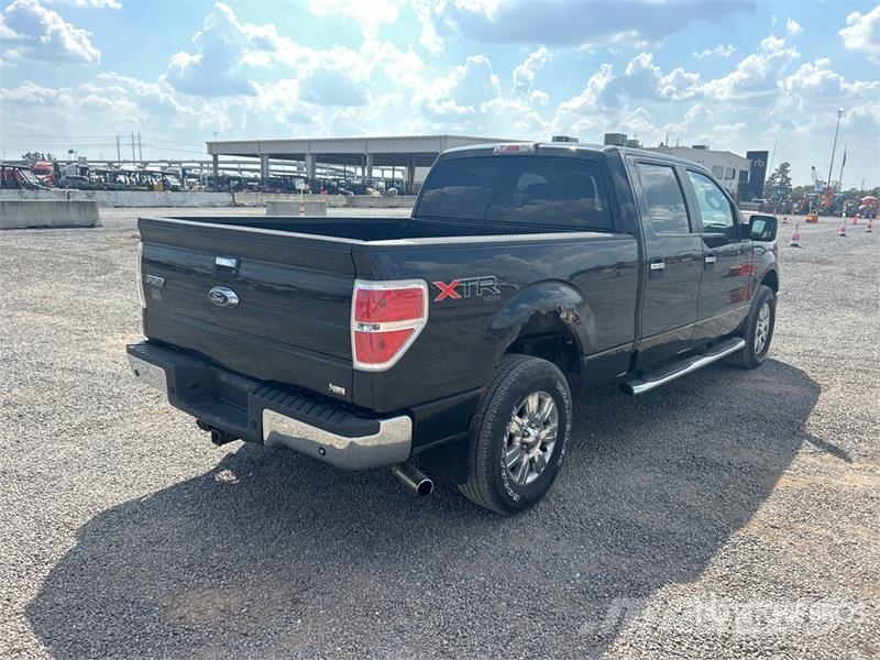 Ford F-150 XLT 4x4 Crew Cab Pickup (Inoperable) Други