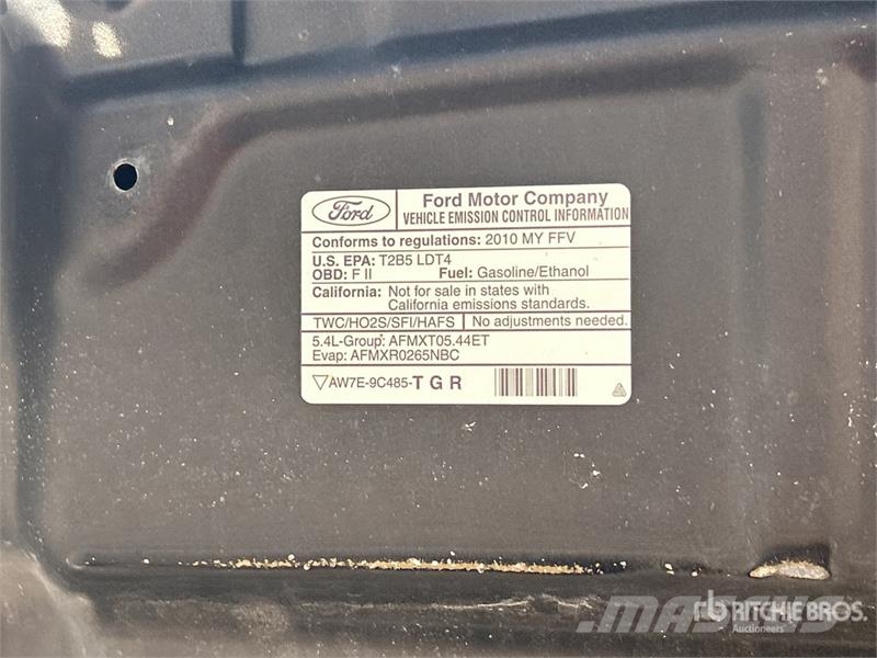 Ford F-150 XLT 4x4 Crew Cab Pickup (Inoperable) Други