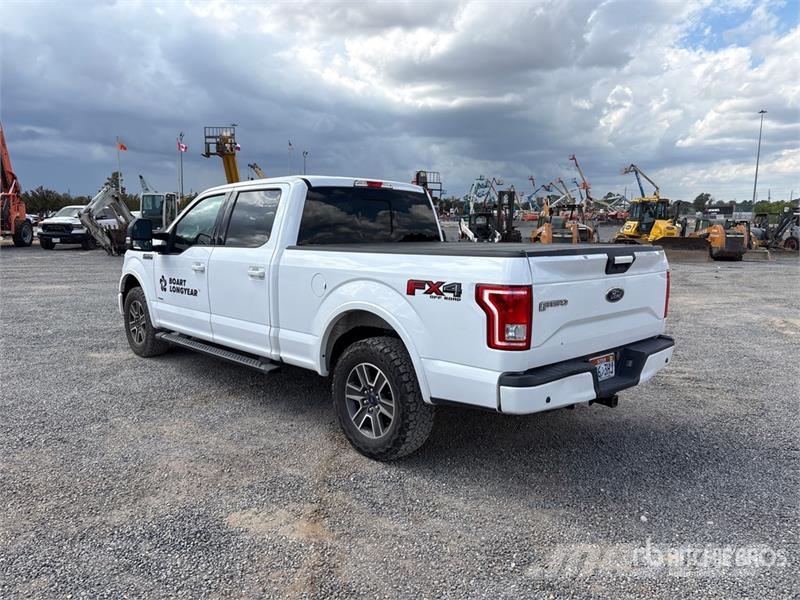 Ford F-150 XLT 4x4 Crew Cab Pickup その他
