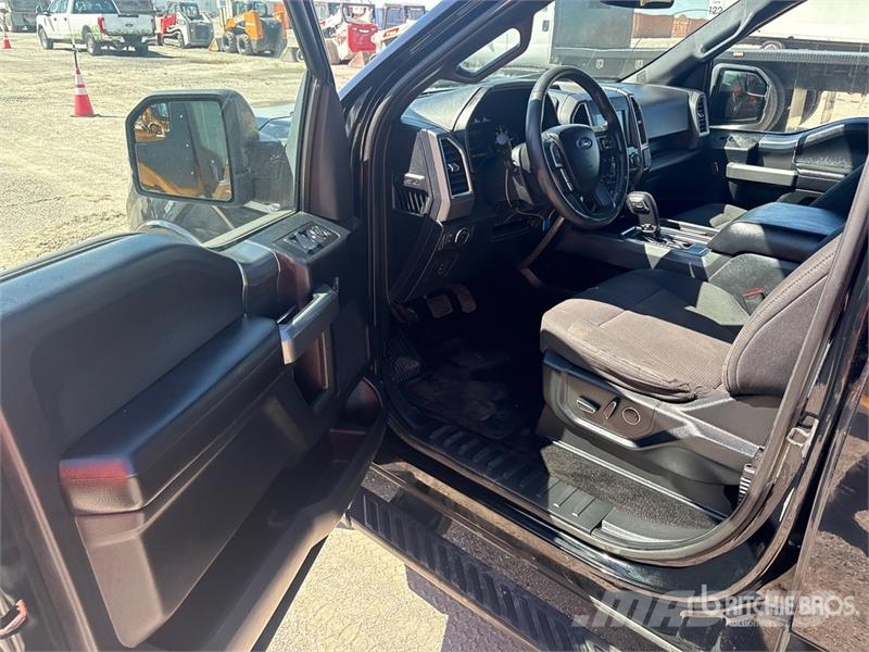 Ford F-150 XLT 4x4 Crew Cab Pickup その他