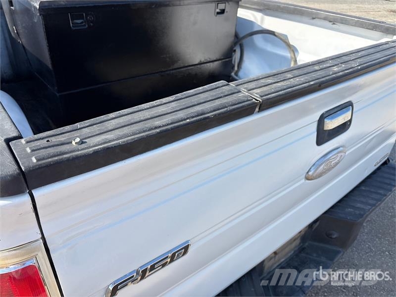 Ford F-150 XLT 4x4 Crew Cab Pickup Інше