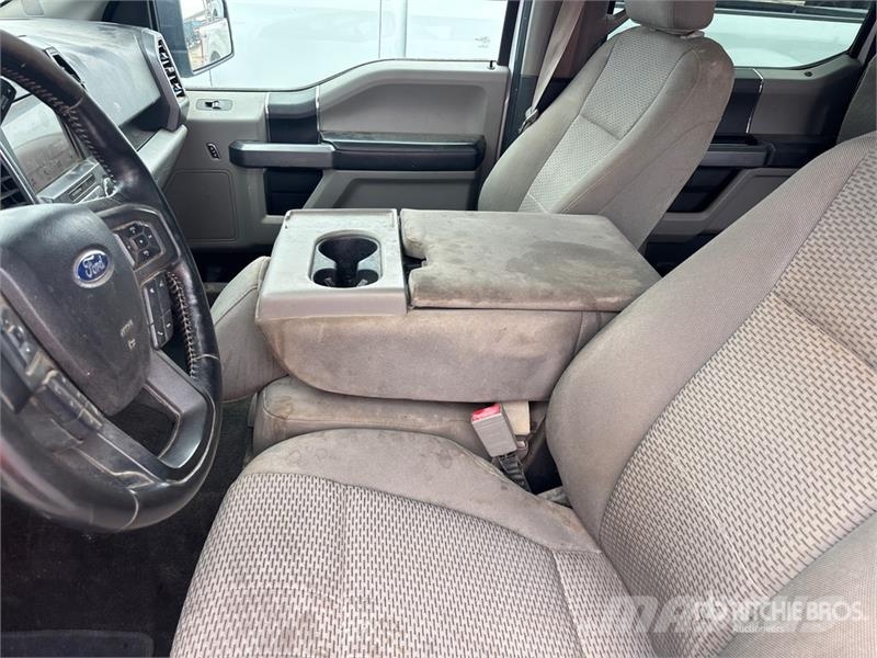 Ford F-150 XLT 4x4 Crew Cab Pickup أخرى