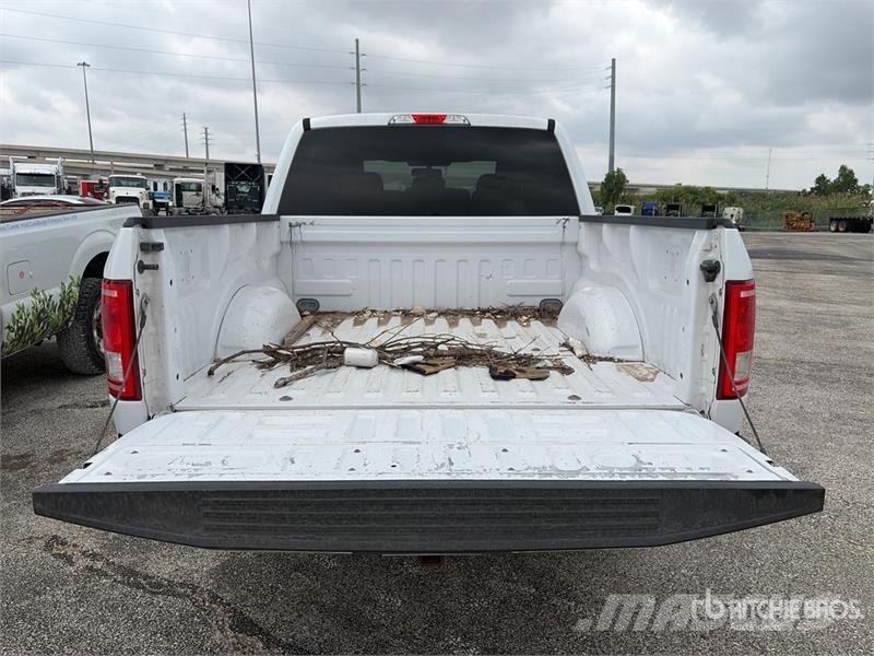 Ford F-150 XLT 4x4 Crew Cab Pickup Інше