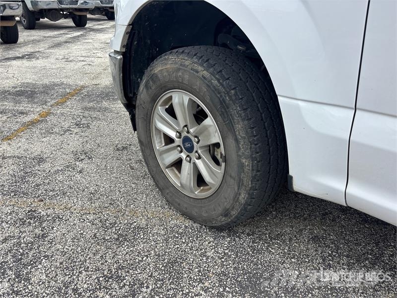 Ford F-150 XLT 4x4 Crew Cab Pickup أخرى