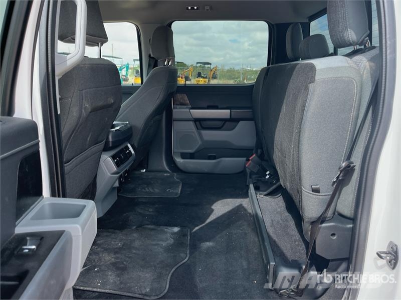 Ford F-150 XLT 4x4 Crew Cab Pickup Drugi