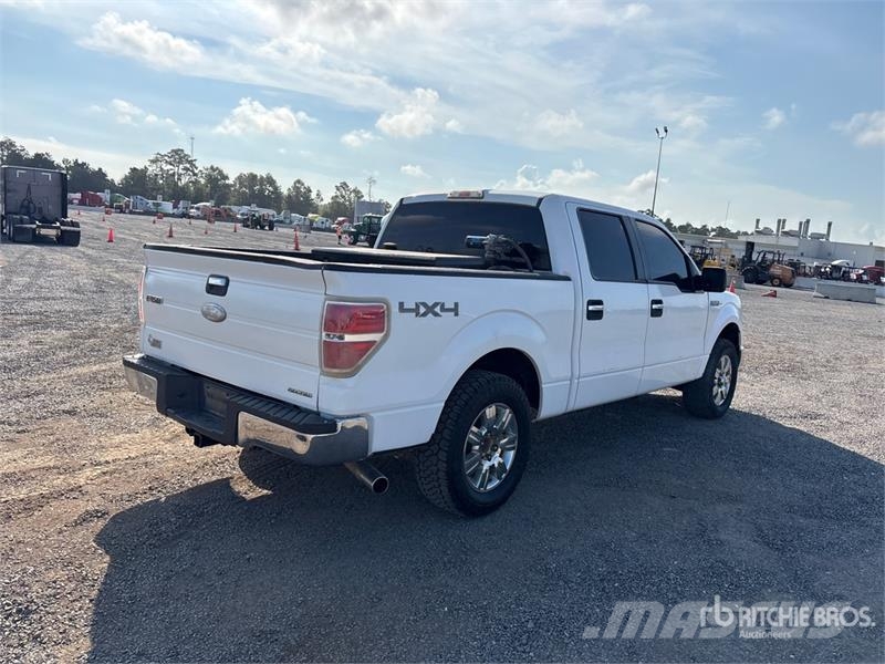 Ford F-150 XLT 4x4 Crew Cab Pickup Інше