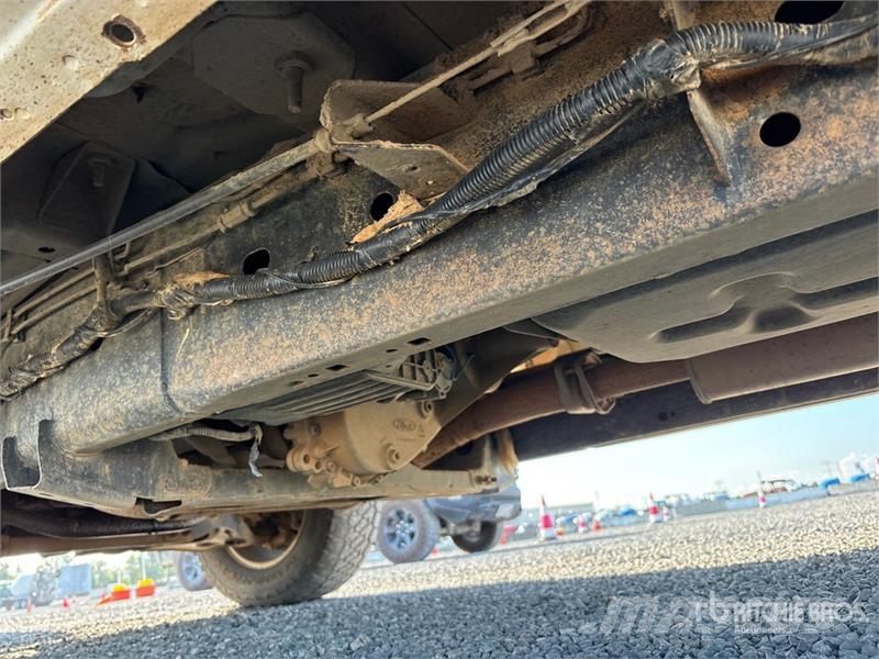 Ford F-150 XLT 4x4 Crew Cab Pickup Інше