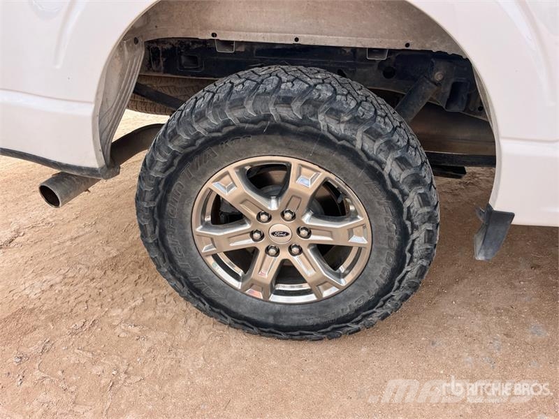 Ford F-150 XLT 4x4 Crew Cab Pickup Drugi