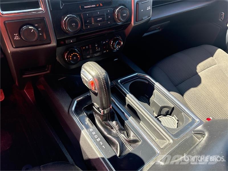 Ford F-150 XLT 4x4 Crew Cab Pickup その他