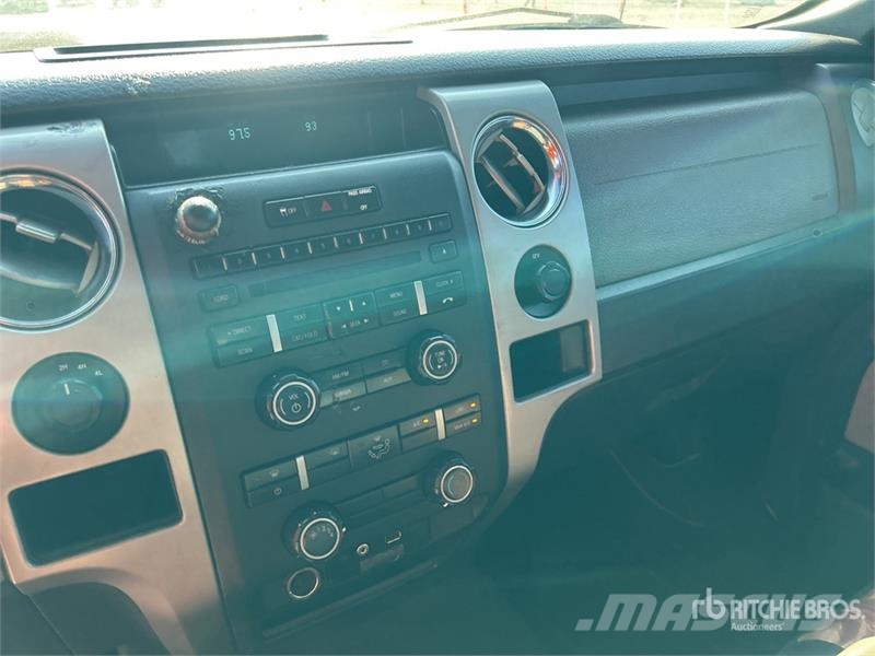 Ford F-150 XLT 4x4 Crew Cab Pickup Інше