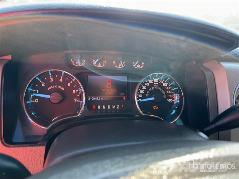 Ford F-150 XLT 4x4 Crew Cab Pickup Інше