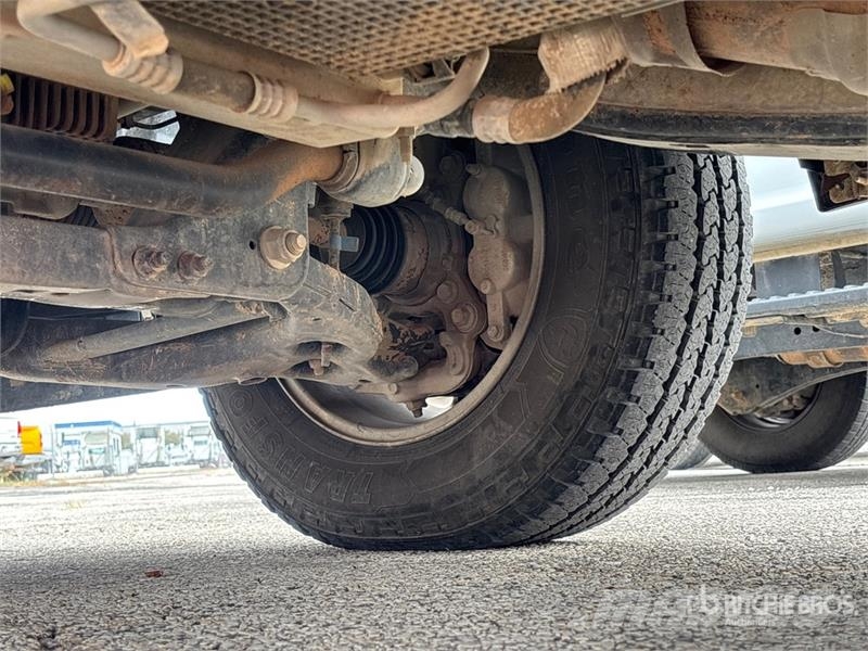 Ford F-150 XLT 4x4 Crew Cab Pickup أخرى
